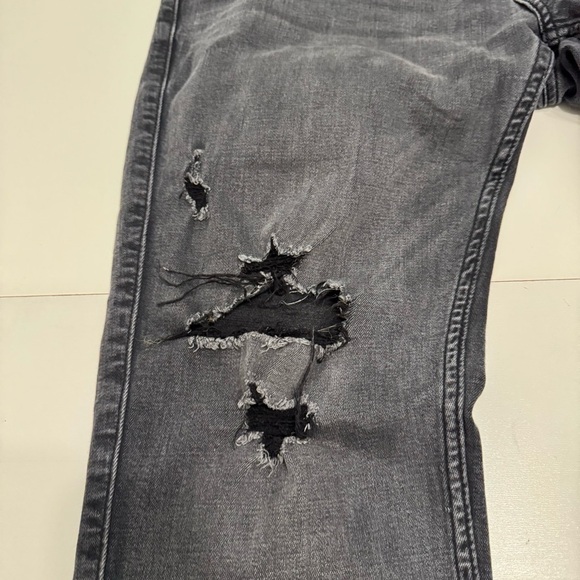 Hollister black faded distressed slim taper jean size 36 - Picture 2 of 10